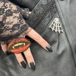 Vampire Kiss Ring -Kreepsville Clothing Store R2VK 3